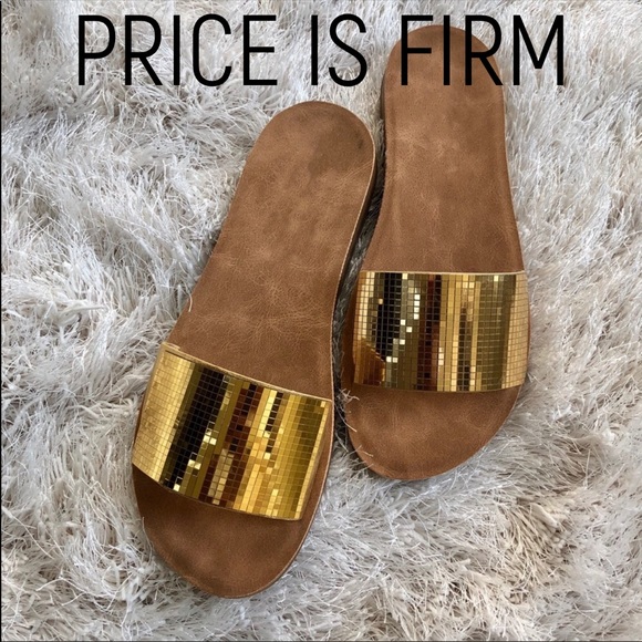 Shoes - ‼️PRICE IS FIRM‼️Gold metallic slides/sandals